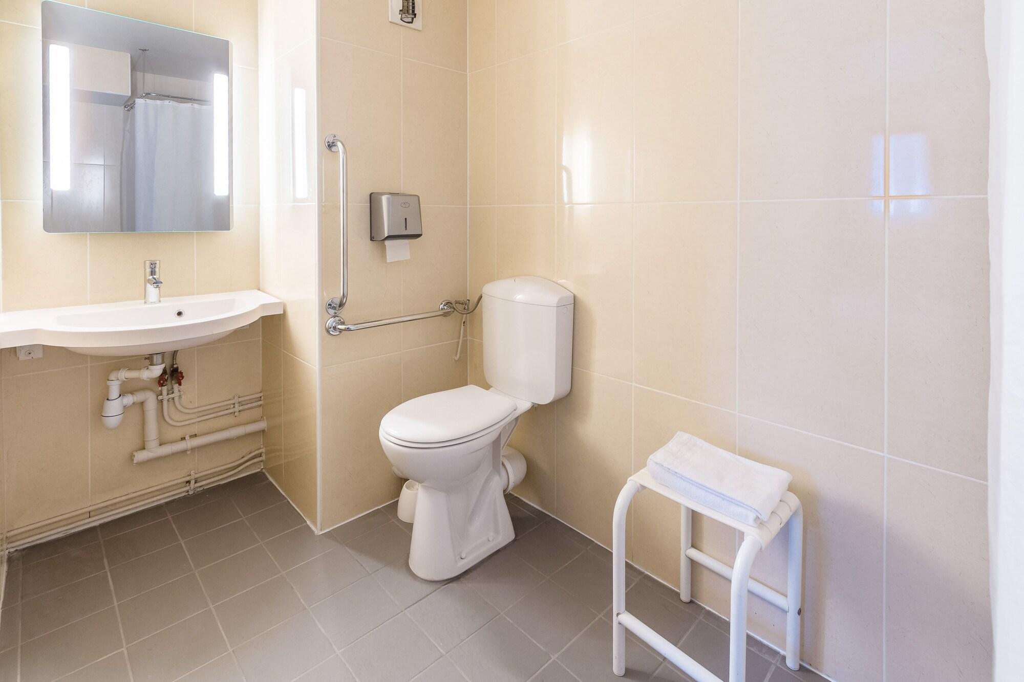 B&B Hotel Villeneuve Loubet Plage מראה חיצוני תמונה