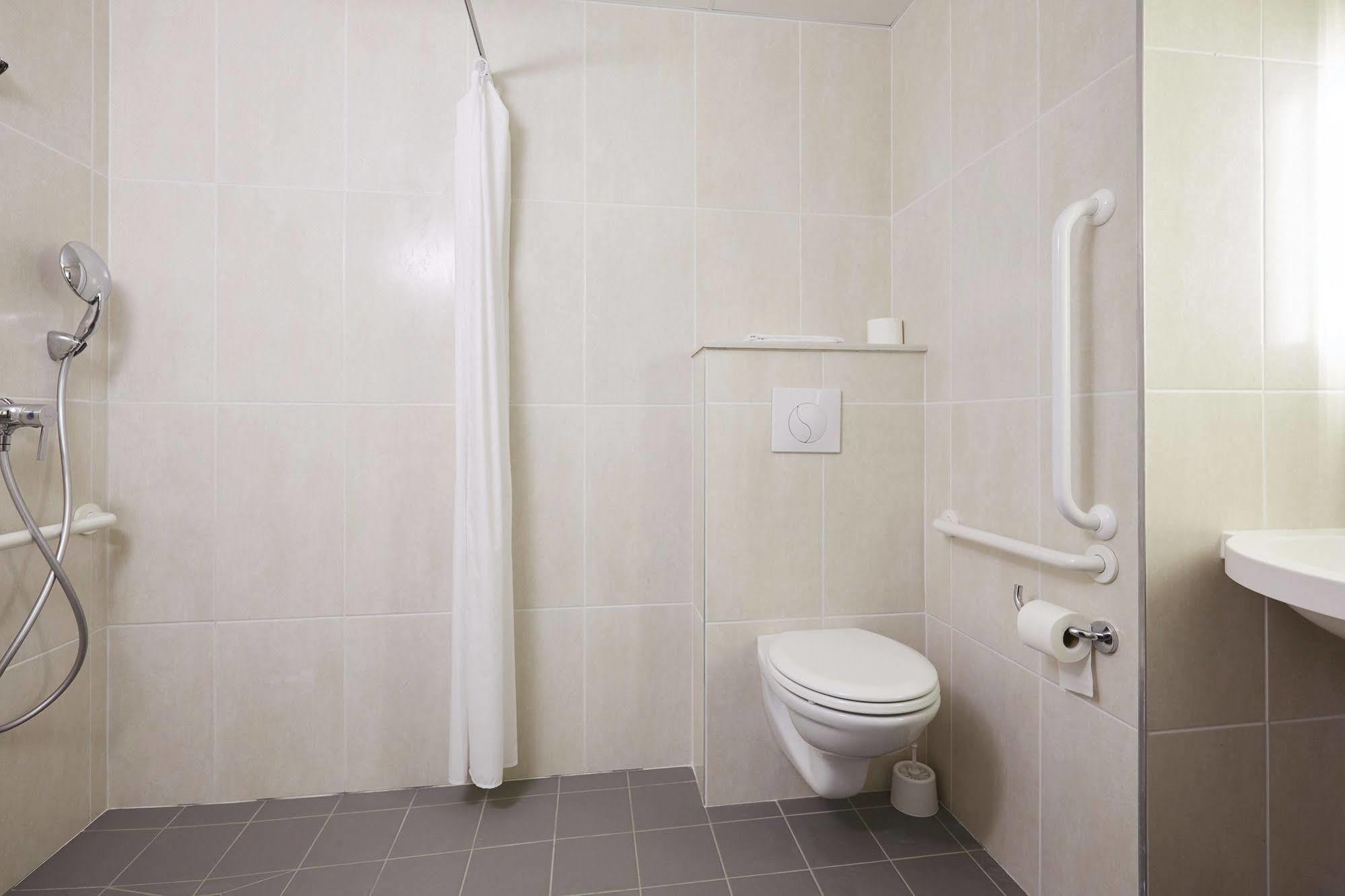 B&B Hotel Villeneuve Loubet Plage מראה חיצוני תמונה